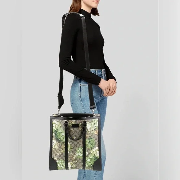 Gucci
GG Coated Canvas Convertible Tote Blooms Print - Picture 1 of 16